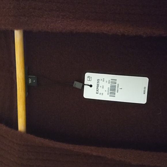 Express Sweater - Picture 3 of 4